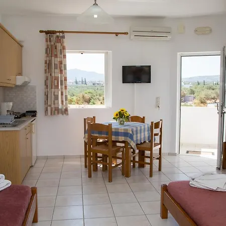 Διαμερίσματα Ελπίδα * Hersonissos (Crete)